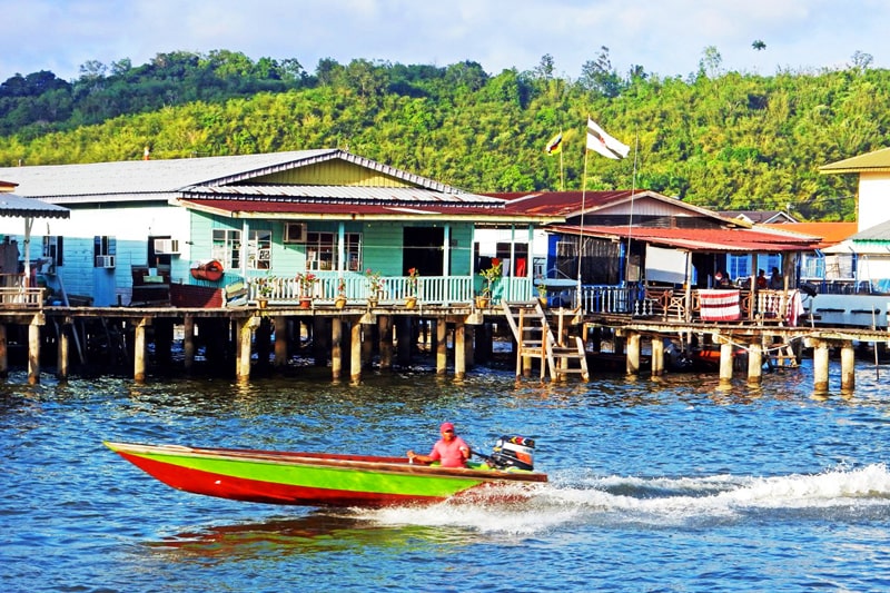 Khu làng nổi ở Brunei - Tour du lịch Brunei