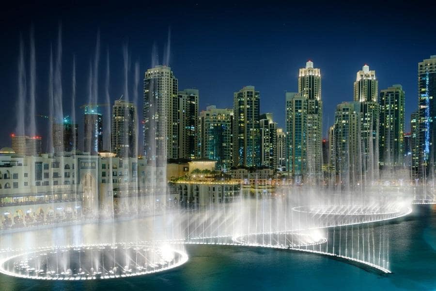 Sân khấu nhạc nước trên hồ Buri Dubai - Tour du lịch Dubai