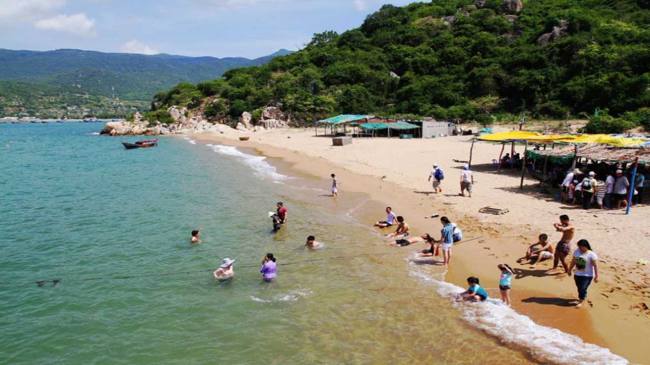 Bãi Bình Tiên - Tour du lịch đảo Bình Hưng