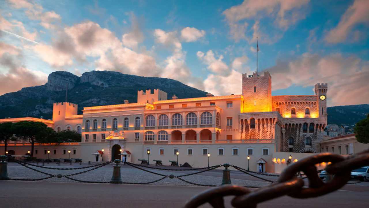  Cung điện thân vương Monaco - Tour du lịch Monaco