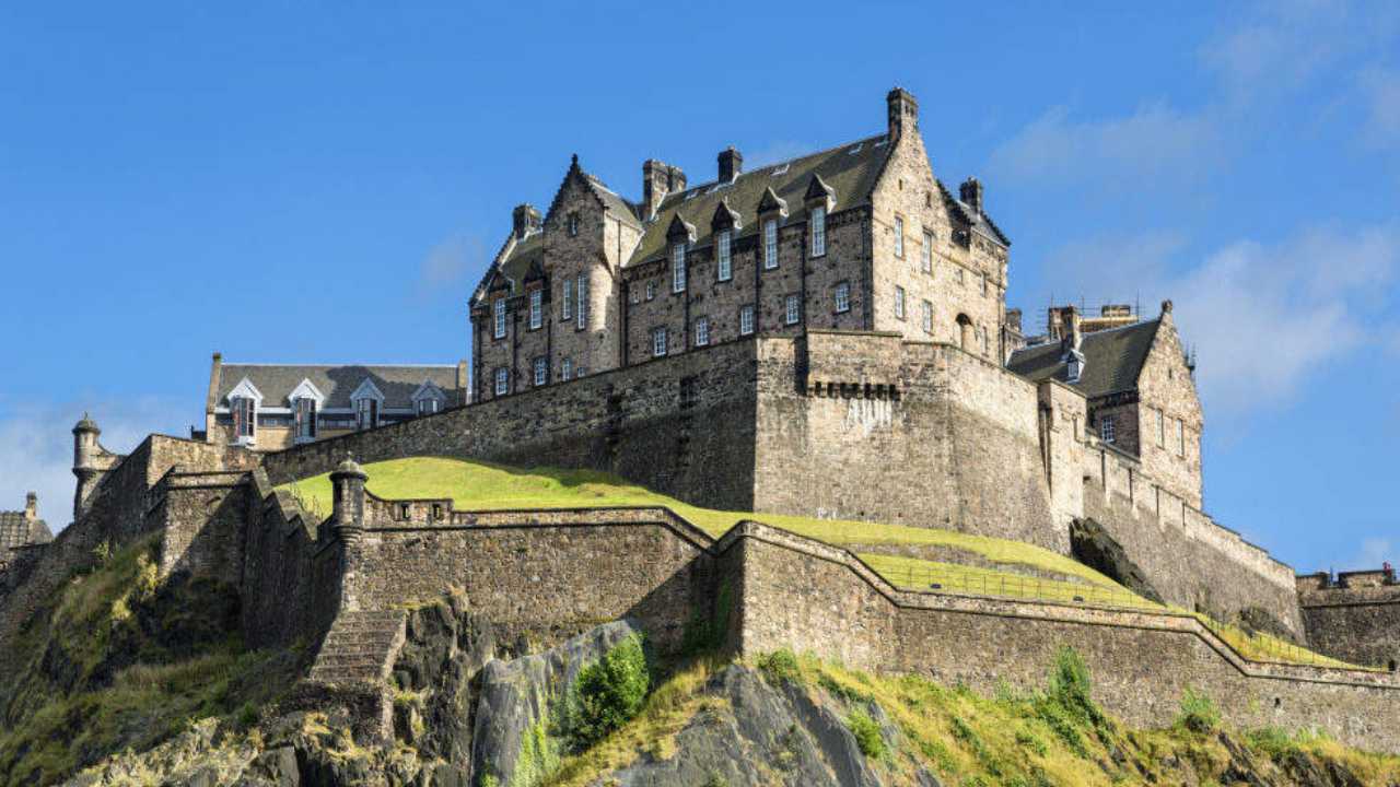  Lâu đài Edinburgh - Tour du lịch Scotland