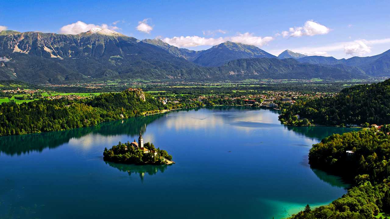 Hồ Sled (Slovenia) - một điểm đến ưa thích của nhiều tour du lịch châu Âu