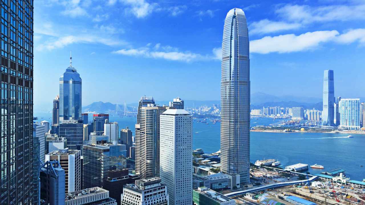 Hong Kong hiện đại, sầm uất cũng là điểm đến lý tưởng cho tour du lịch châu Á của bạn