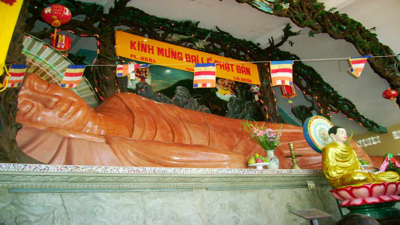 Tour du lịch miền Nam - Tượng Phật Nằm khổng lồ tại Niết Bàn Tịnh Xá